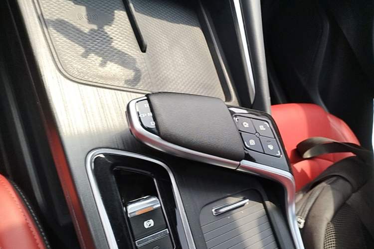 Used CHANGAN UNI-T 2020 1.5T Flagship Version Gear Lever