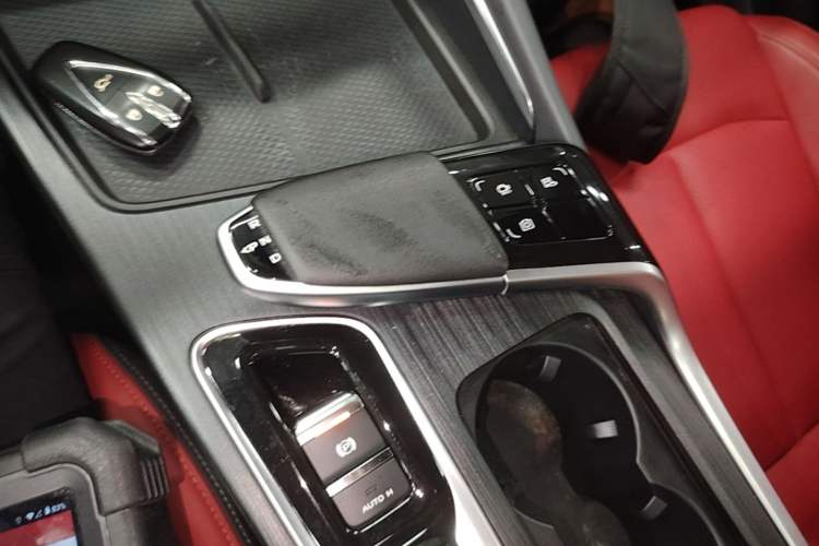Used CHANGAN UNI-T 2020 1.5T Prestige Version Gear Lever