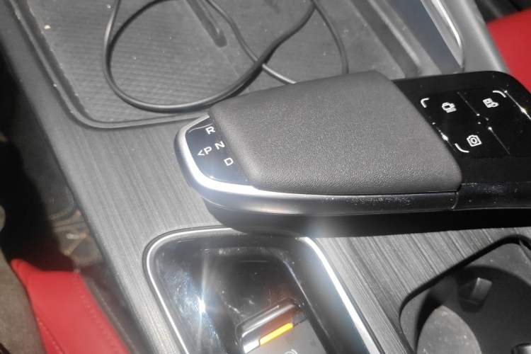 Used CHANGAN UNI-T 2020 1.5T Prestige Version Gear Lever