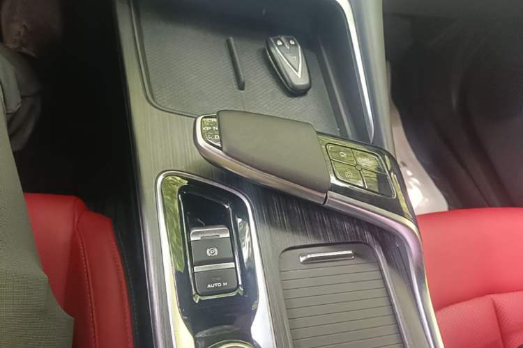 Used CHANGAN UNI-T 2020 1.5T Prestige Version Gear Lever
