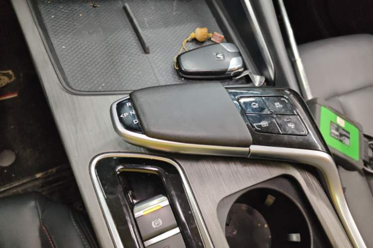 Used CHANGAN UNI-T 2020 1.5T Flagship Version Gear Lever