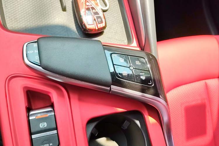 Used CHANGAN UNI-T 2020 1.5T Flagship Version Gear Lever