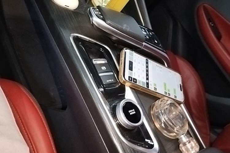 Used CHANGAN UNI-T 2020 1.5T Flagship Version Gear Lever