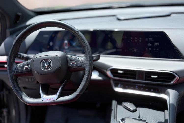 Used CHANGAN UNI-T 2020 1.5T Flagship Version Interior 2