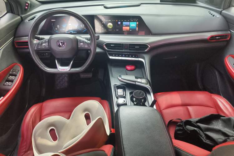 Used CHANGAN UNI-T 2020 1.5T Flagship Version Interior 2