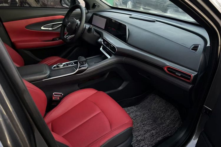 Used CHANGAN UNI-T 2020 1.5T Prestige Version Interior 3