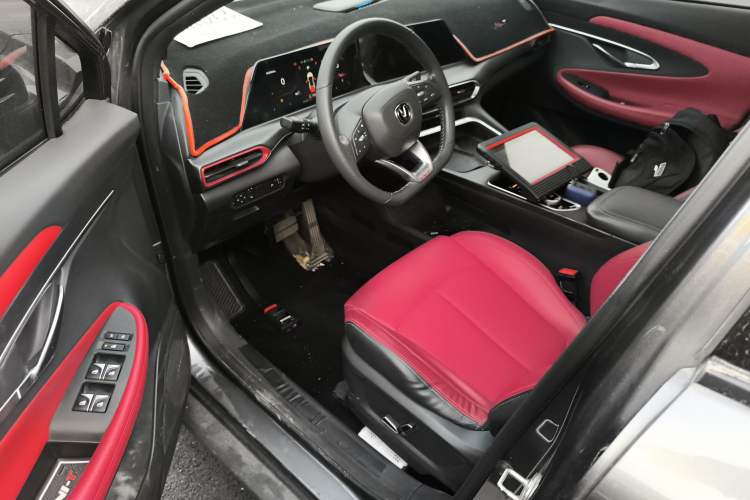 Used CHANGAN UNI-T 2020 1.5T Prestige Version Interior 3