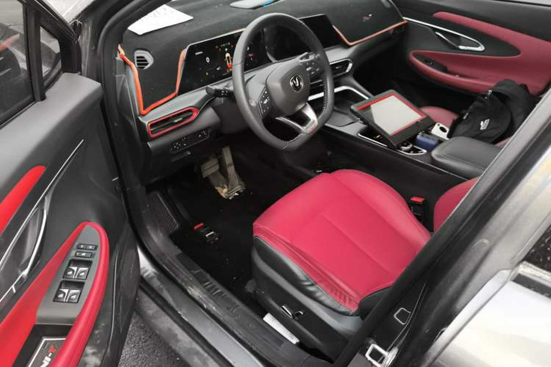 Used CHANGAN UNI-T 2020 1.5T Prestige Version Interior 3