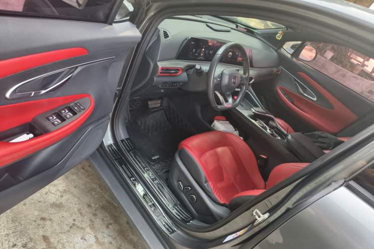 Used CHANGAN UNI-T 2020 1.5T Flagship Version Interior 3