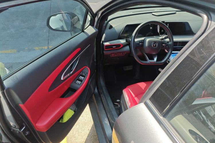 Used CHANGAN UNI-T 2020 1.5T Prestige Version Interior 3