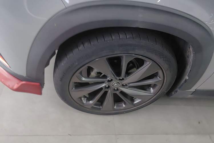 Used CHANGAN UNI-T 2020 1.5T Prestige Version Left Front Wheel Hub