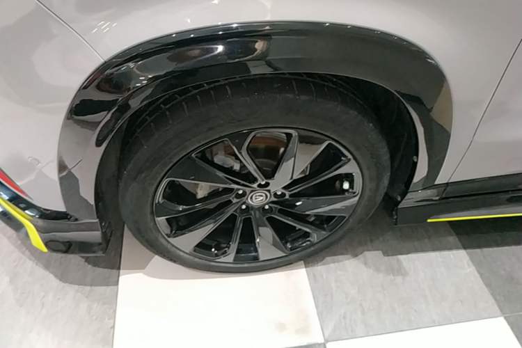 Used CHANGAN UNI-T 2020 1.5T Flagship Version Left Front Wheel Hub