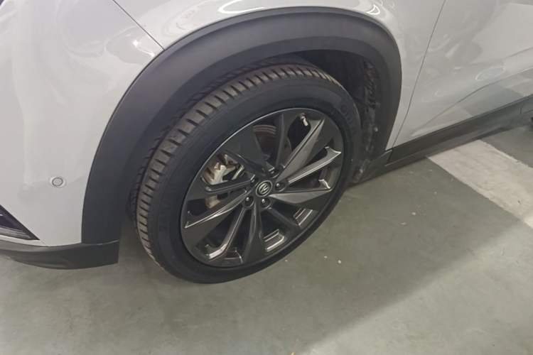 Used CHANGAN UNI-T 2020 1.5T Flagship Version Left Front Wheel Hub