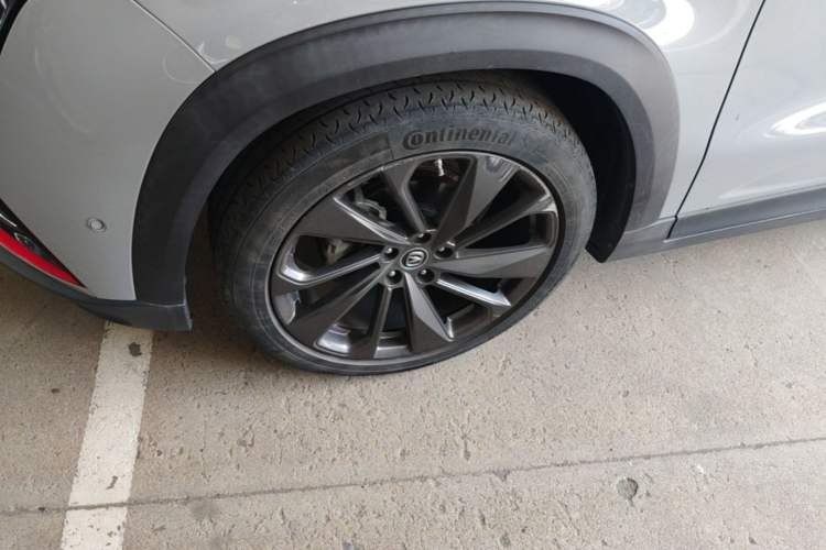 Used CHANGAN UNI-T 2020 1.5T Flagship Version Left Front Wheel Hub