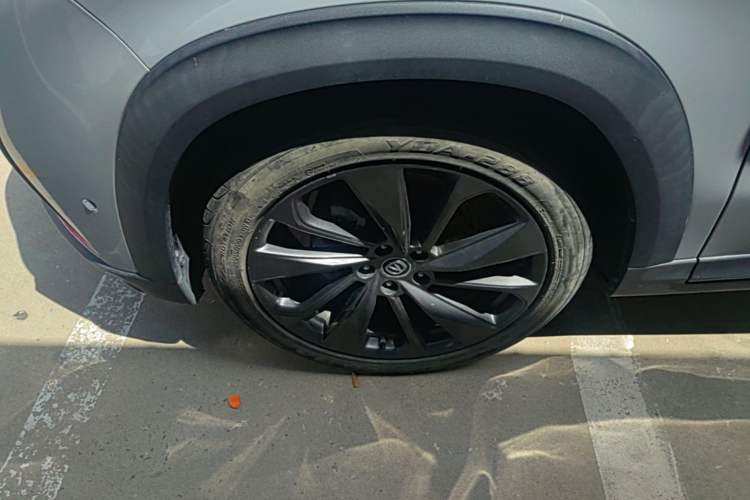Used CHANGAN UNI-T 2020 1.5T Flagship Version Left Front Wheel Hub