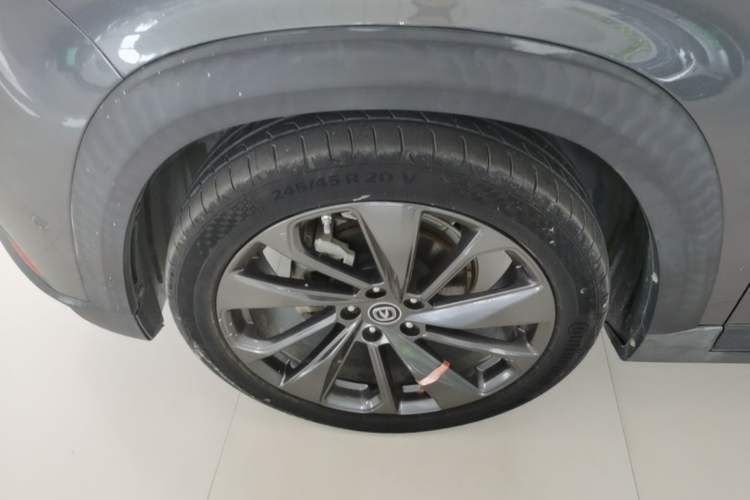 Used CHANGAN UNI-T 2020 1.5T Flagship Version Left Front Wheel Hub
