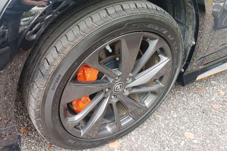 Used CHANGAN UNI-T 2020 1.5T Prestige Version Left Front Wheel Hub