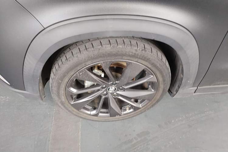 Used CHANGAN UNI-T 2020 1.5T Prestige Version Left Front Wheel Hub