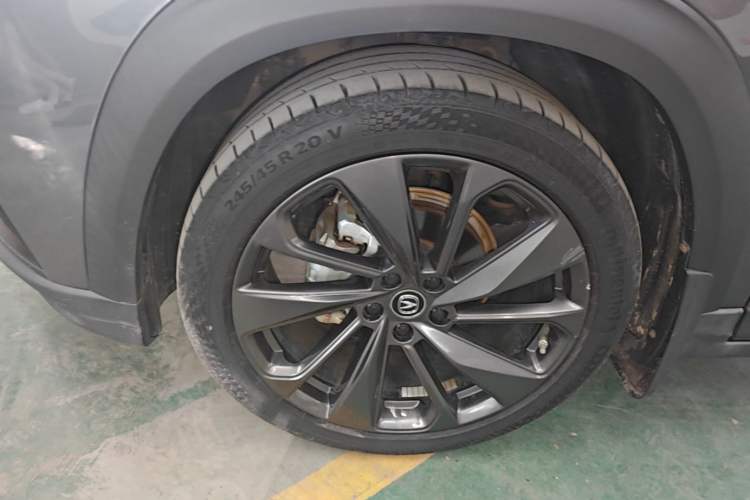Used CHANGAN UNI-T 2020 1.5T Prestige Version Left Front Wheel Hub
