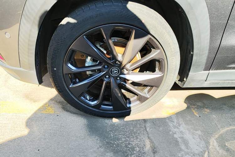 Used CHANGAN UNI-T 2020 1.5T Flagship Version Left Front Wheel Hub