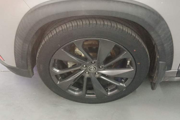 Used CHANGAN UNI-T 2020 1.5T Prestige Version Left Front Wheel Hub