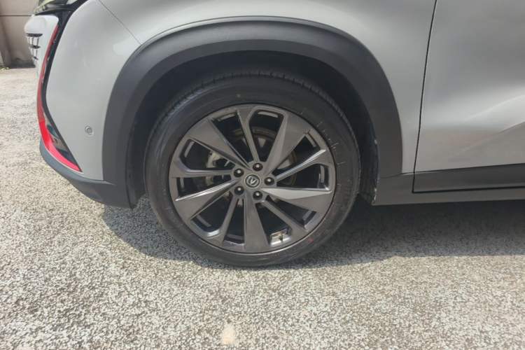 Used CHANGAN UNI-T 2020 1.5T Flagship Version Left Front Wheel Hub
