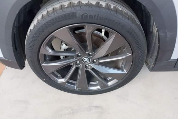 Used CHANGAN UNI-T 2020 1.5T Flagship Version Left Front Wheel Hub