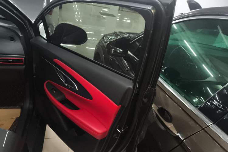 Used CHANGAN UNI-T 2020 1.5T Prestige Version Right Front Door Interior