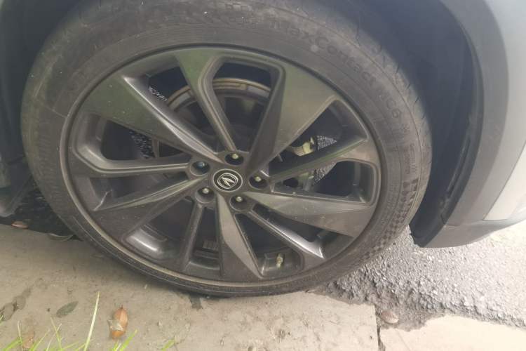 Used CHANGAN UNI-T 2020 1.5T Flagship Version Right Front Wheel Hub