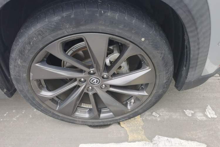 Used CHANGAN UNI-T 2020 1.5T Flagship Version Right Front Wheel Hub