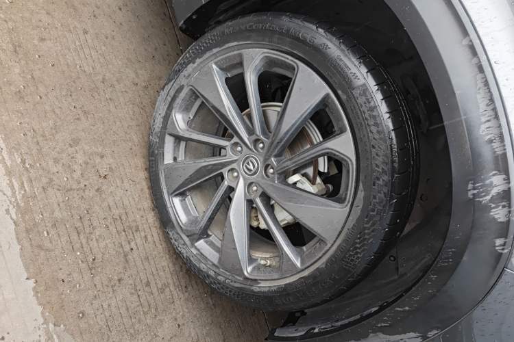 Used CHANGAN UNI-T 2020 1.5T Prestige Version Right Front Wheel Hub