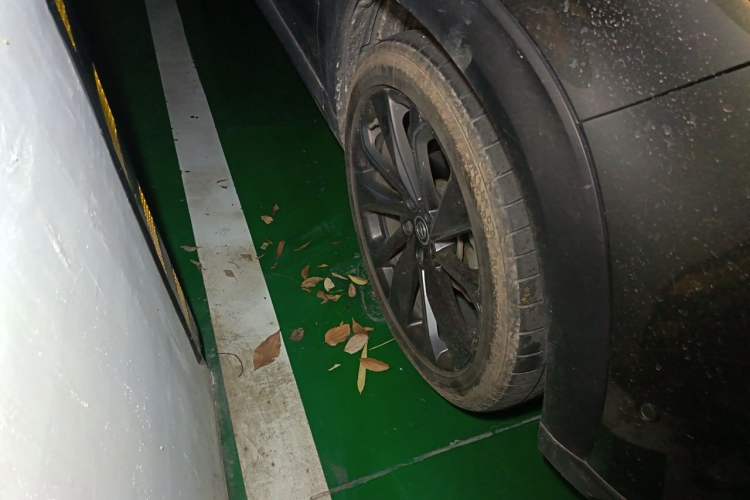 Used CHANGAN UNI-T 2020 1.5T Flagship Version Right Front Wheel Hub