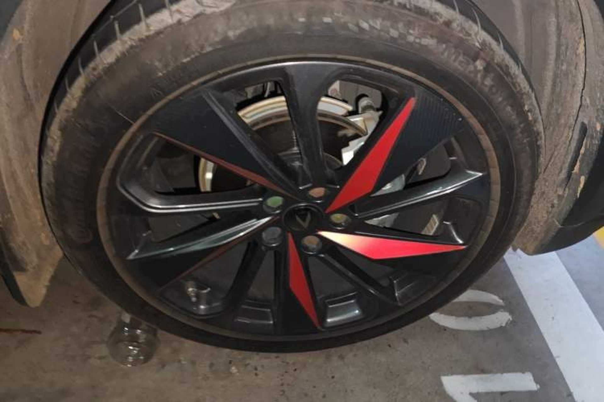 Used CHANGAN UNI-T 2020 1.5T Prestige Version Right Front Wheel Hub