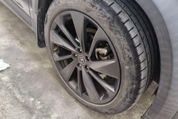 Used CHANGAN UNI-T 2020 1.5T Prestige Version Right Front Wheel Hub