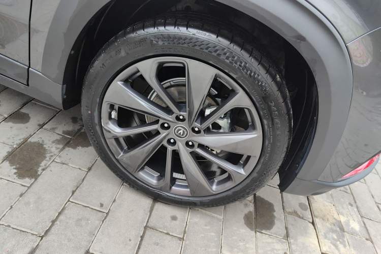 Used CHANGAN UNI-T 2020 1.5T Prestige Version Right Front Wheel Hub