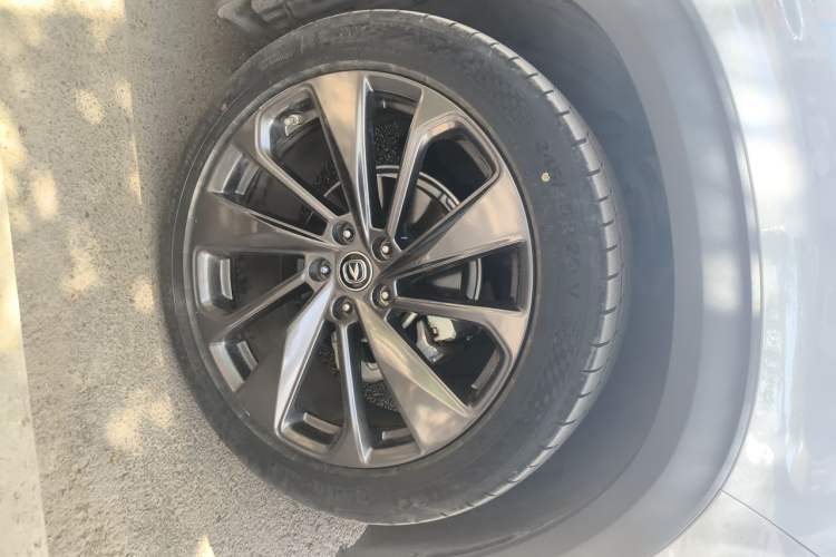 Used CHANGAN UNI-T 2020 1.5T Flagship Version Right Front Wheel Hub