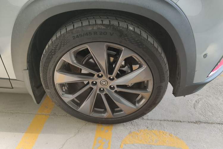 Used CHANGAN UNI-T 2020 1.5T Flagship Version Right Front Wheel Hub