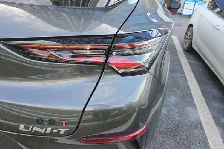 Used CHANGAN UNI-T 2020 1.5T Flagship Version Right Rear Taillight