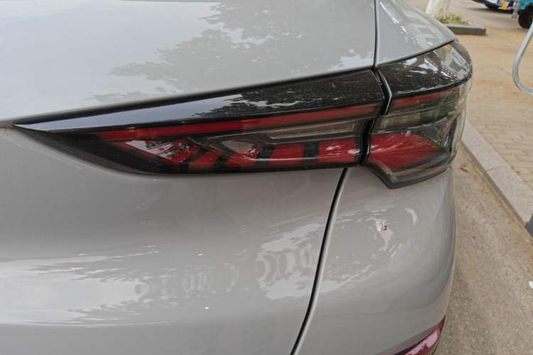 Used CHANGAN UNI-T 2020 1.5T Flagship Version Right Rear Taillight