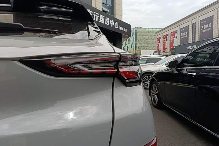 Used CHANGAN UNI-T 2020 1.5T Flagship Version Right Rear Taillight