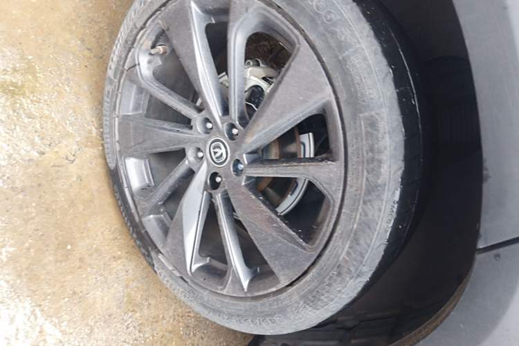 Used CHANGAN UNI-T 2020 1.5T Prestige Version Right Rear Wheel Hub