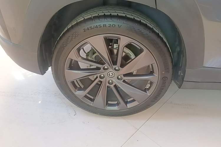 Used CHANGAN UNI-T 2020 1.5T Flagship Version Right Rear Wheel Hub