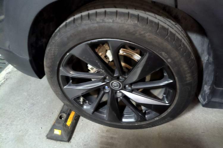 Used CHANGAN UNI-T 2020 1.5T Prestige Version Right Rear Wheel Hub