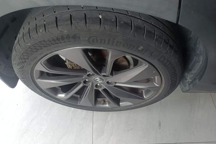 Used CHANGAN UNI-T 2020 1.5T Prestige Version Right Rear Wheel Hub