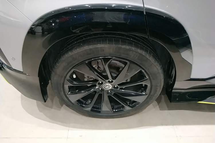 Used CHANGAN UNI-T 2020 1.5T Flagship Version Right Rear Wheel Hub