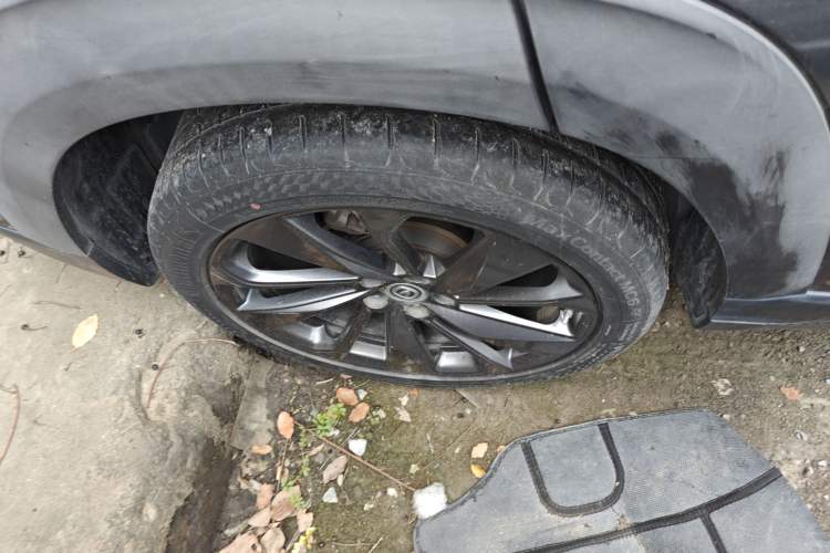 Used CHANGAN UNI-T 2020 1.5T Prestige Version Right Rear Wheel Hub