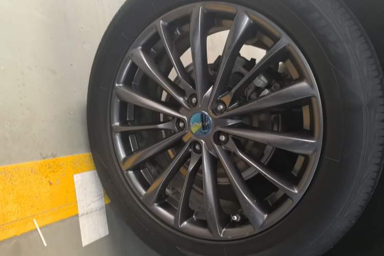 Used CHANGAN UNI-T 2020 1.5T Luxury Model Right Rear Wheel Hub
