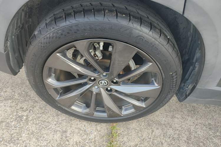 Used CHANGAN UNI-T 2020 1.5T Flagship Version Right Rear Wheel Hub