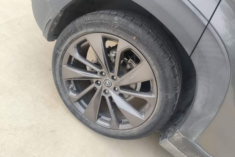 Used CHANGAN UNI-T 2020 1.5T Flagship Version Right Rear Wheel Hub