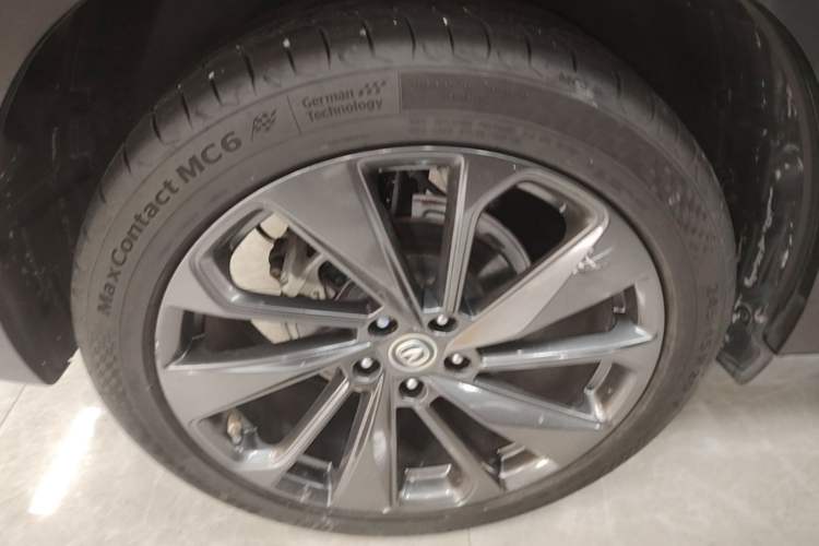 Used CHANGAN UNI-T 2020 1.5T Prestige Version Right Rear Wheel Hub